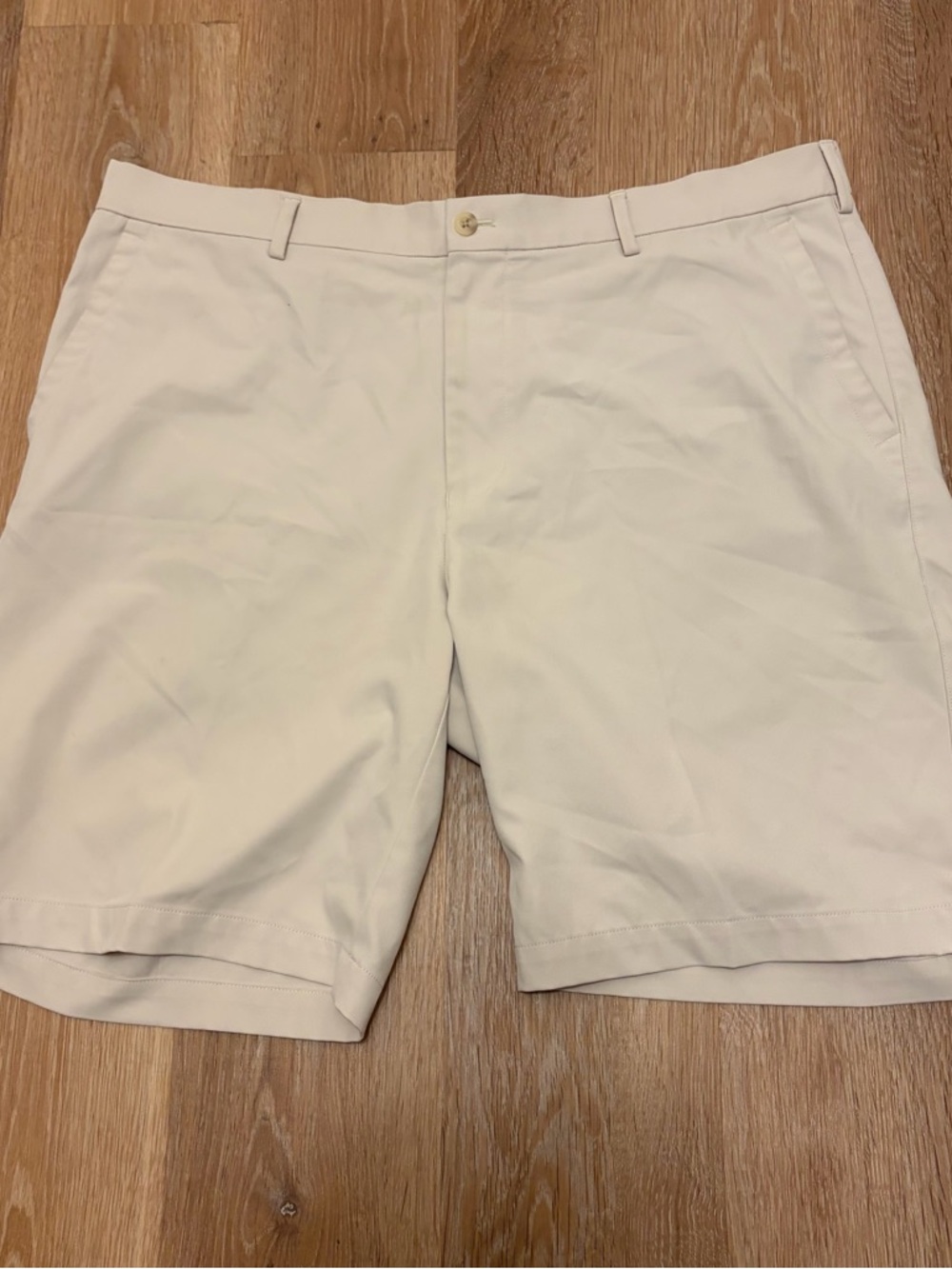 Peter Millar Wicking Salem Performance Shorts Men’s 38 Cream Tan Athletic Golf